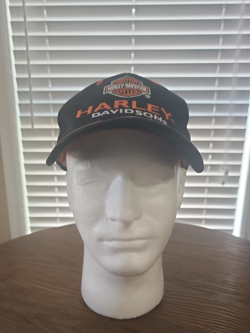 Harley-Davidson Men’s Black and Orange Logo Baseball Cap